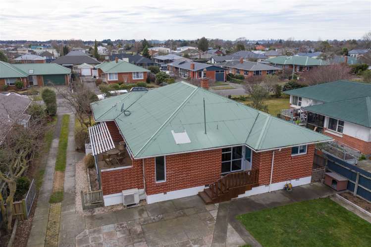 39 Reid Crescent Allenton_19