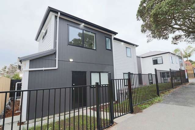 New Build - 4 Bedrooms, 3 Baths, 1 Car park