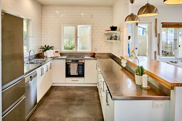 82 Owhiro Bay Parade Owhiro Bay_4