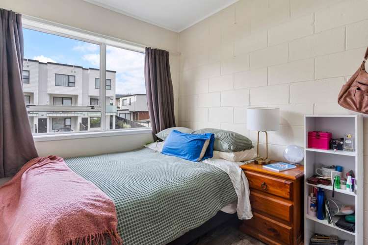 2/2 Halberg Street Glenfield_8