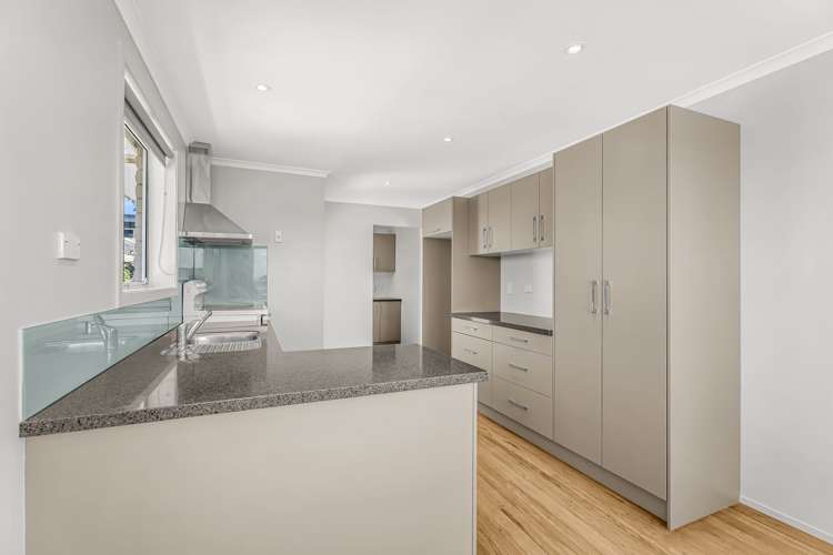 5 Pine Grove Tairua_19