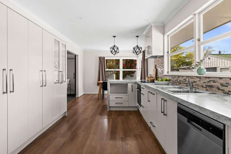 218 Sunnybank Crescent Camberley_7