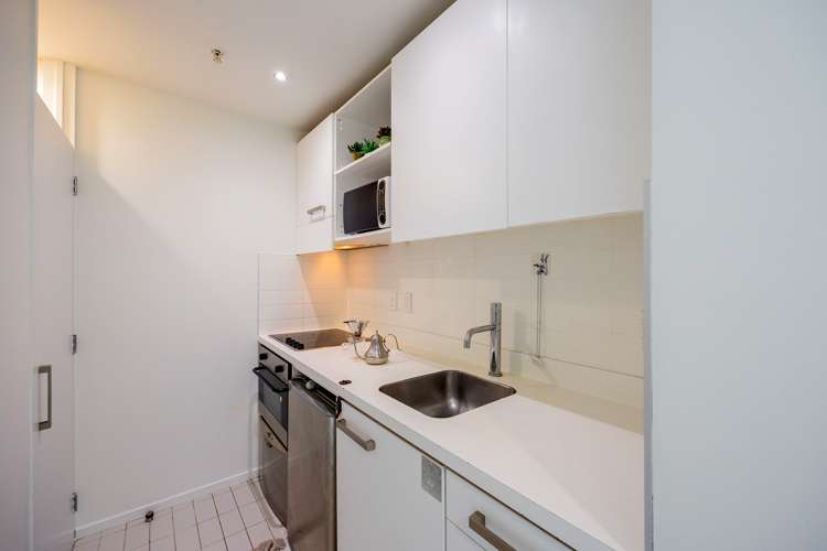 1007/10 Waterloo Quadrant Auckland Central_9