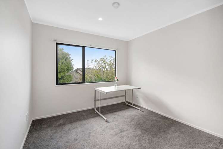 2/9 Mossop Rise Glenfield_10