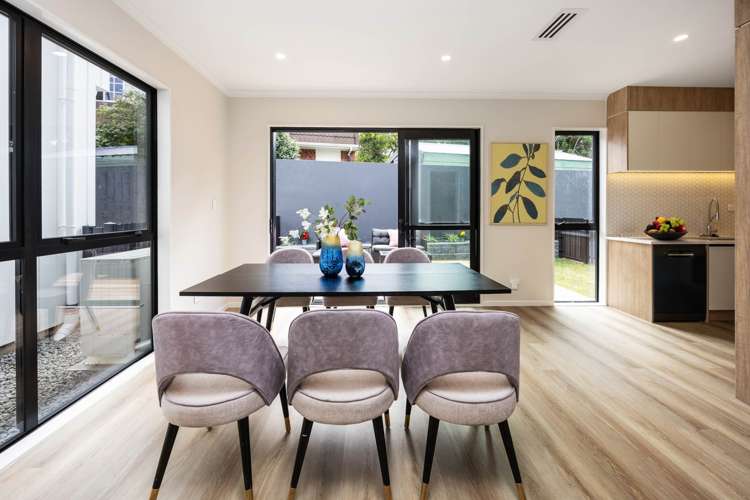 11C Norman Lesser Drive St Johns_13