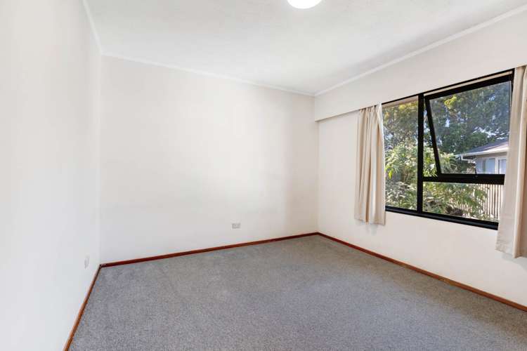 24 Tawhana Crescent Red Beach_12