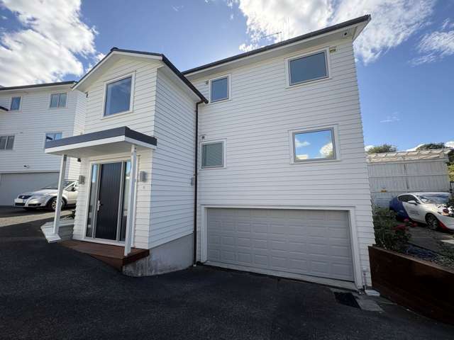 Beauty in the Bays - 5 bedrooms