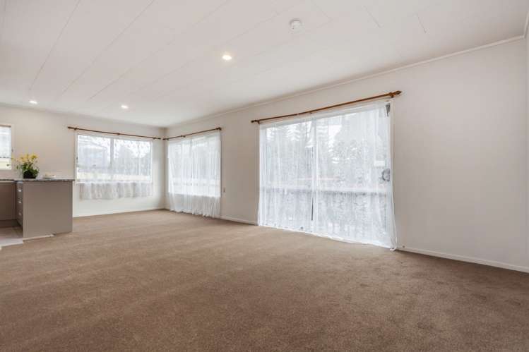 61 Te Irirangi Drive Clover Park_9