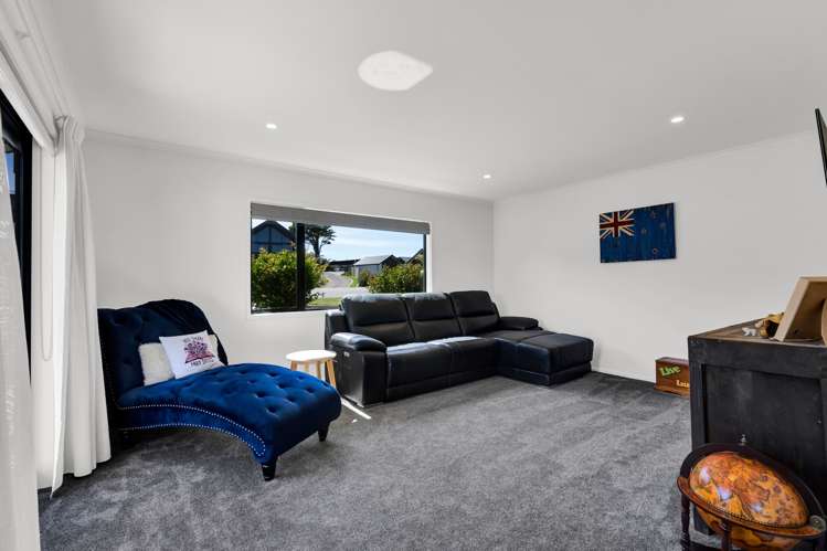 6 Francis Douglas Drive Westown_14