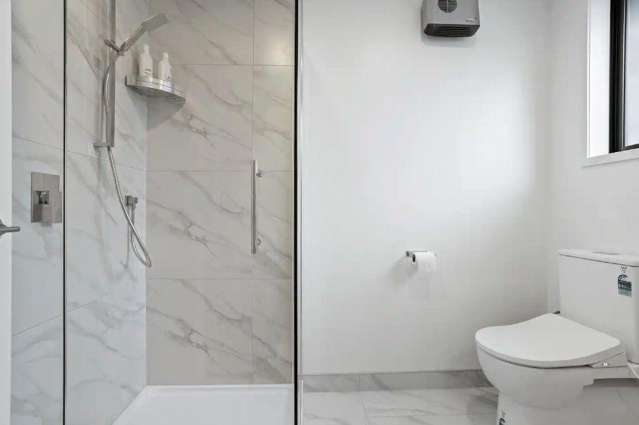 9I/10 Fathom Place Te Atatu Peninsula_2