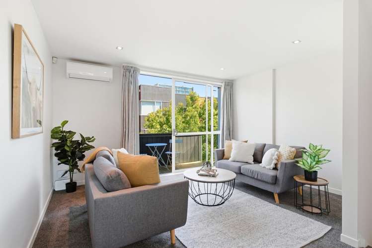 2/120 Rintoul Street Newtown_8