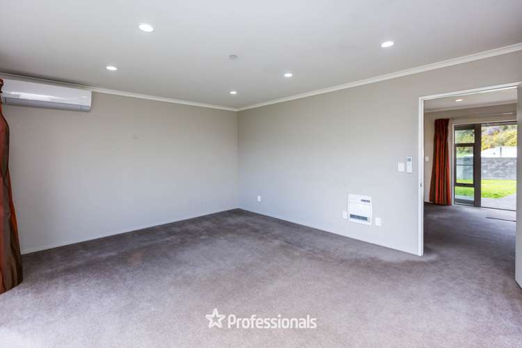 64 Evergreen Crescent Trentham_9