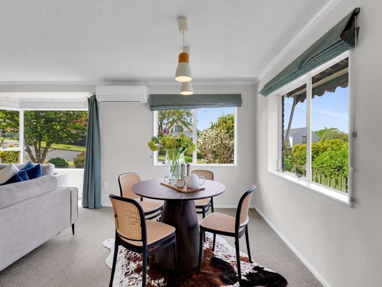 54 Lansdowne Crescent Glenview_10