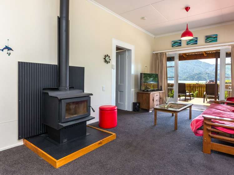 2301 Queen Charlotte Drive Anakiwa and Surrounds_13