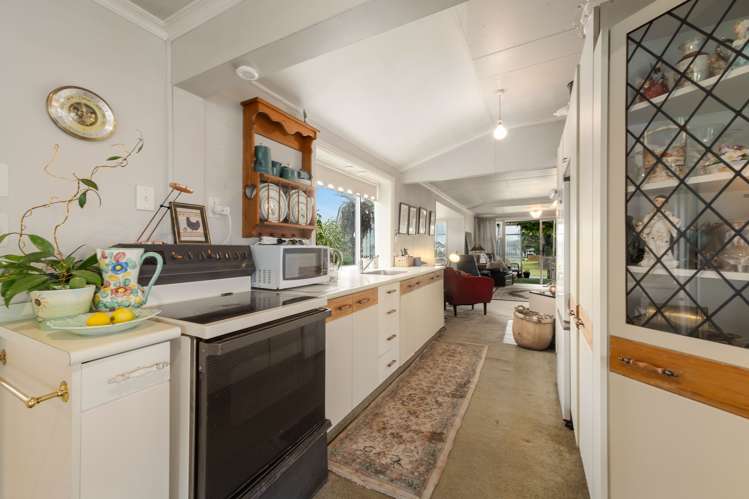 2 Rotten Row Waikuku Beach_11