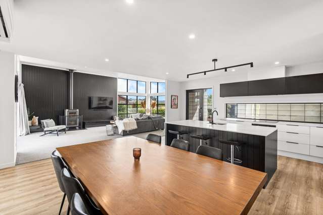 Flexible Multi-Use Areas for Work Guests or Family