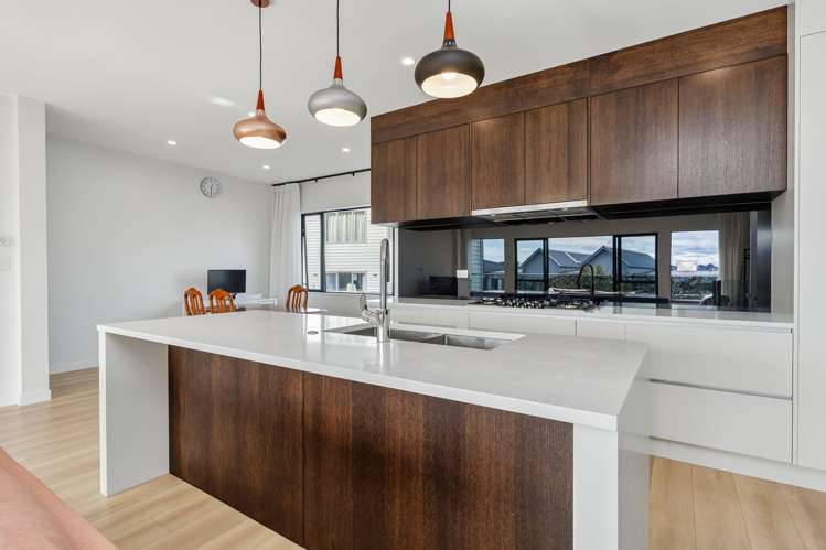 6 Moki Place Long Bay_5