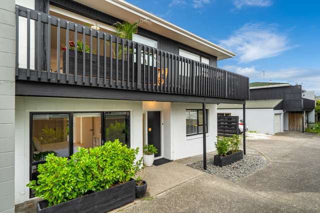 2/57 Lake Road Devonport_1