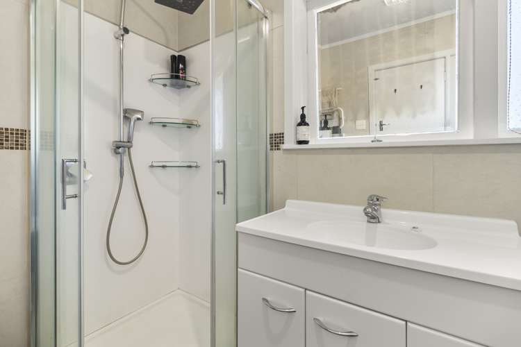 12 Fairlea Road Te Atatu South_14