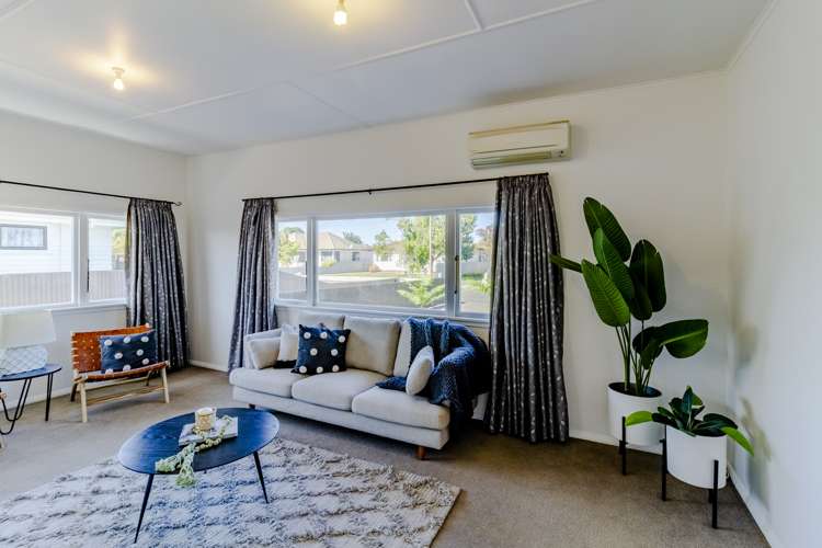 19 Flanders Avenue Onekawa_2