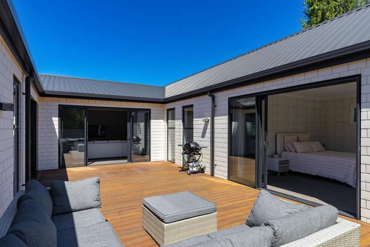 33 Blackmore Place Springlands_17