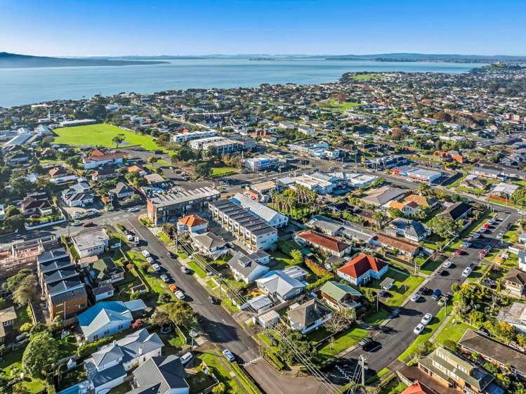 151 Lake Road Belmont_15