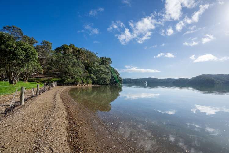 130 Whangaruru Wharf Road Russell Surrounds_17