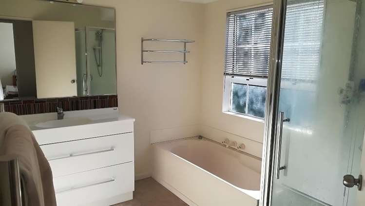 2/112 Nigel Road Browns Bay_8