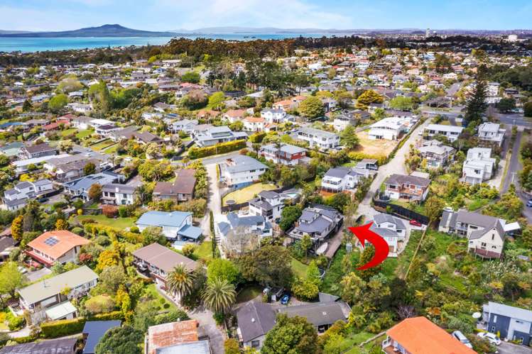 2/283 East Coast Road Mairangi Bay_22