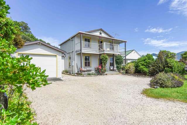 Beachfront Charm & Modern Comfort