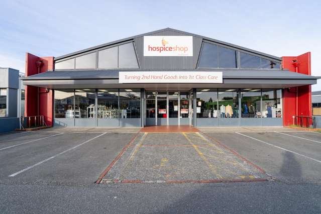 HIGH PROFILE CBD COMMERCIAL OPPORTUNITY