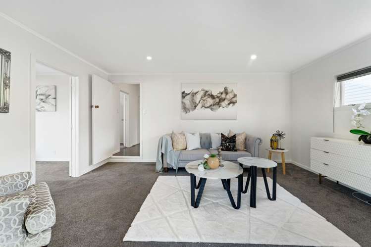 15 Chatham Avenue Mount Albert_17