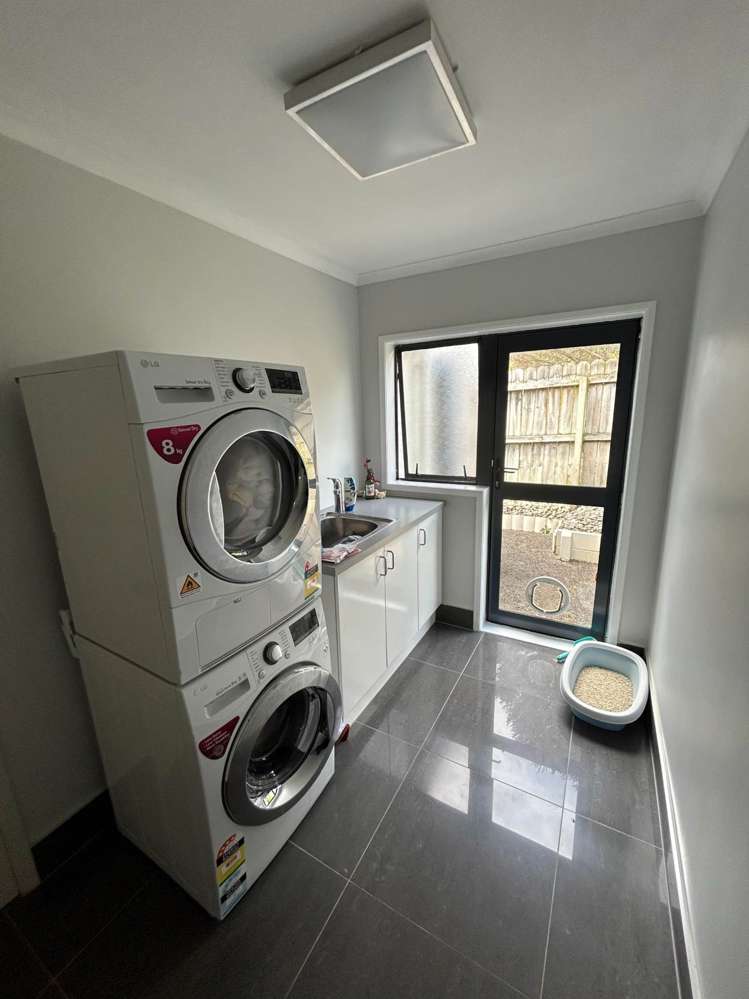 42 Newinn Crescent East Tamaki Heights_13