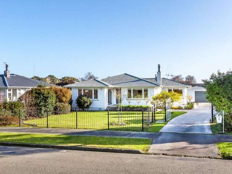 9 Belvedere Crescent Takaro_22