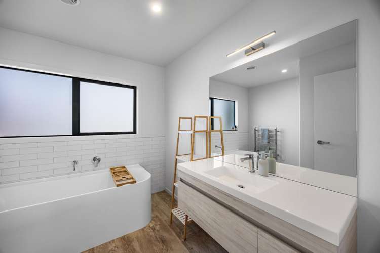 1 Barton Street Lake Hawea_11