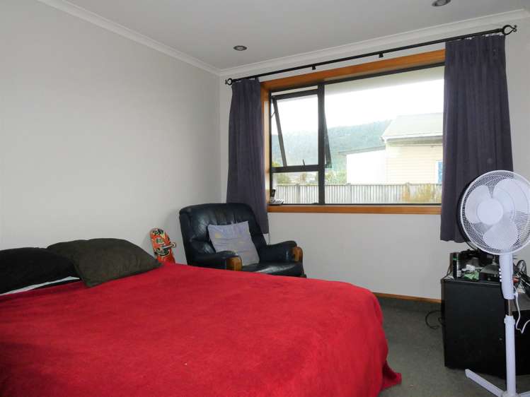 23 Pitt Street Runanga_11