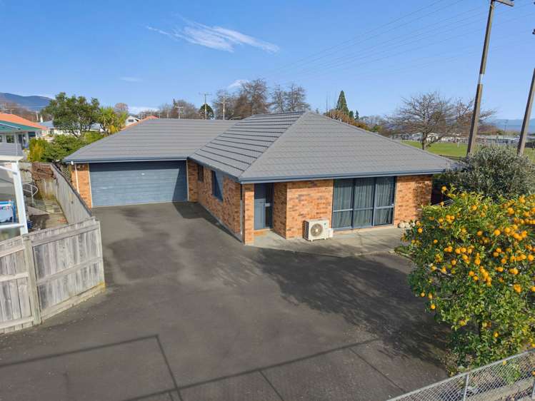26 Neale Ave Stoke_13
