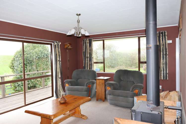 772 Upland Road Egmont Village_5