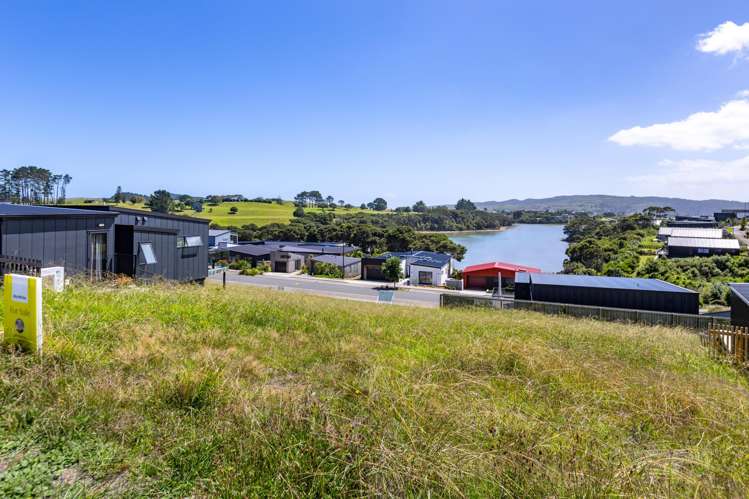 9 Maataitai Road Raglan_10