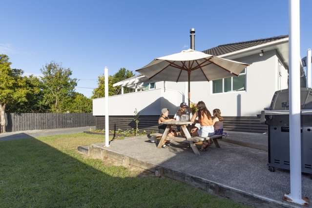 4 Bethells Road Waitakere_2