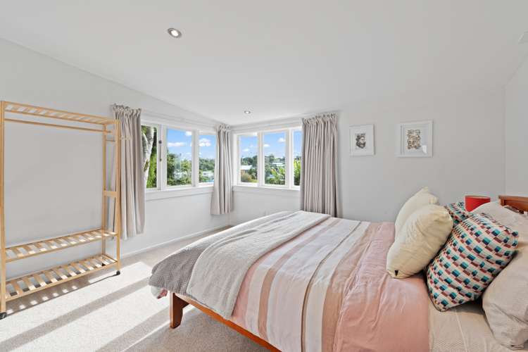 10 Park Road Surfdale_18