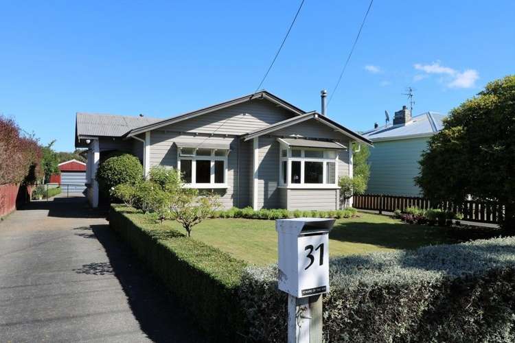 31 Clifton Avenue Carterton_24