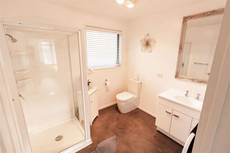 26a Crofton Road Harewood_16