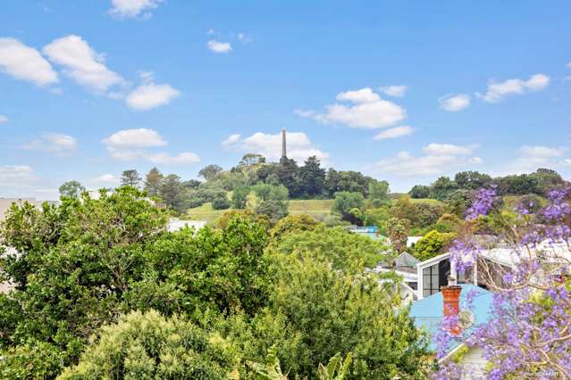 10/12 King Edward Avenue Epsom_3