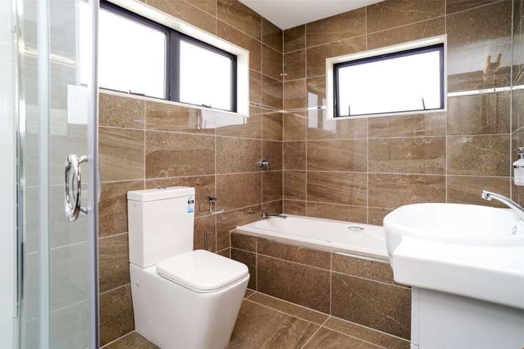 20a Hepburn Road Glendene_17