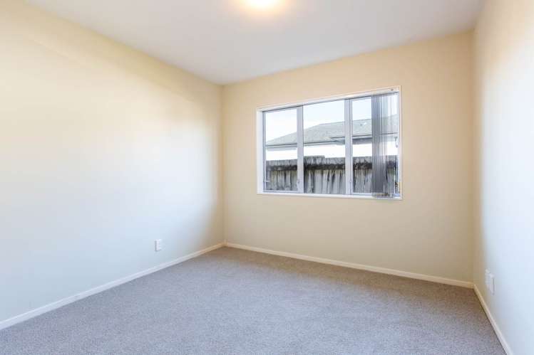 15 Raabia Close Parakai_11