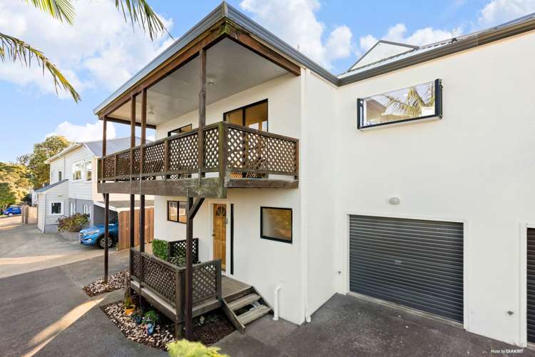 2/14 Wernham Place Northcote_9