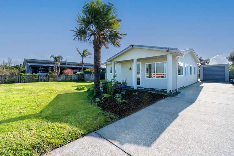 8 Pohutukawa Avenue Kaiaua_23