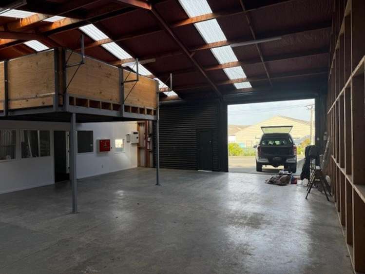 104 Gracefield Road Gracefield_4