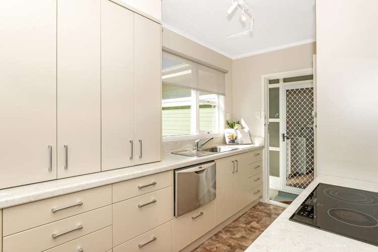 69 Iranui Road Inner Kaiti_3